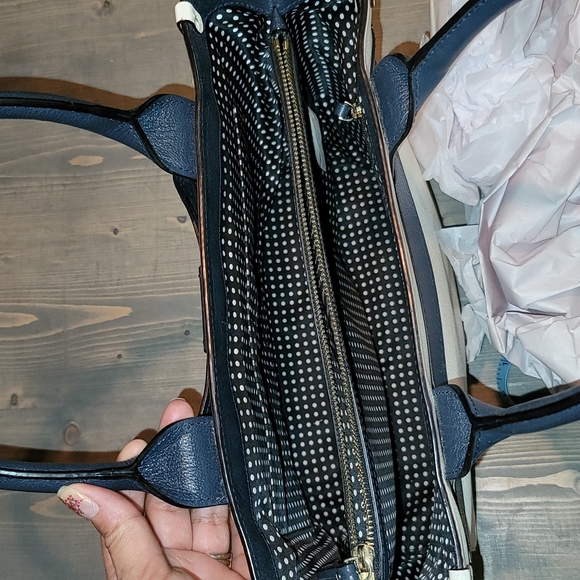 Kate Spade Bow purse - Picture 13 of 17